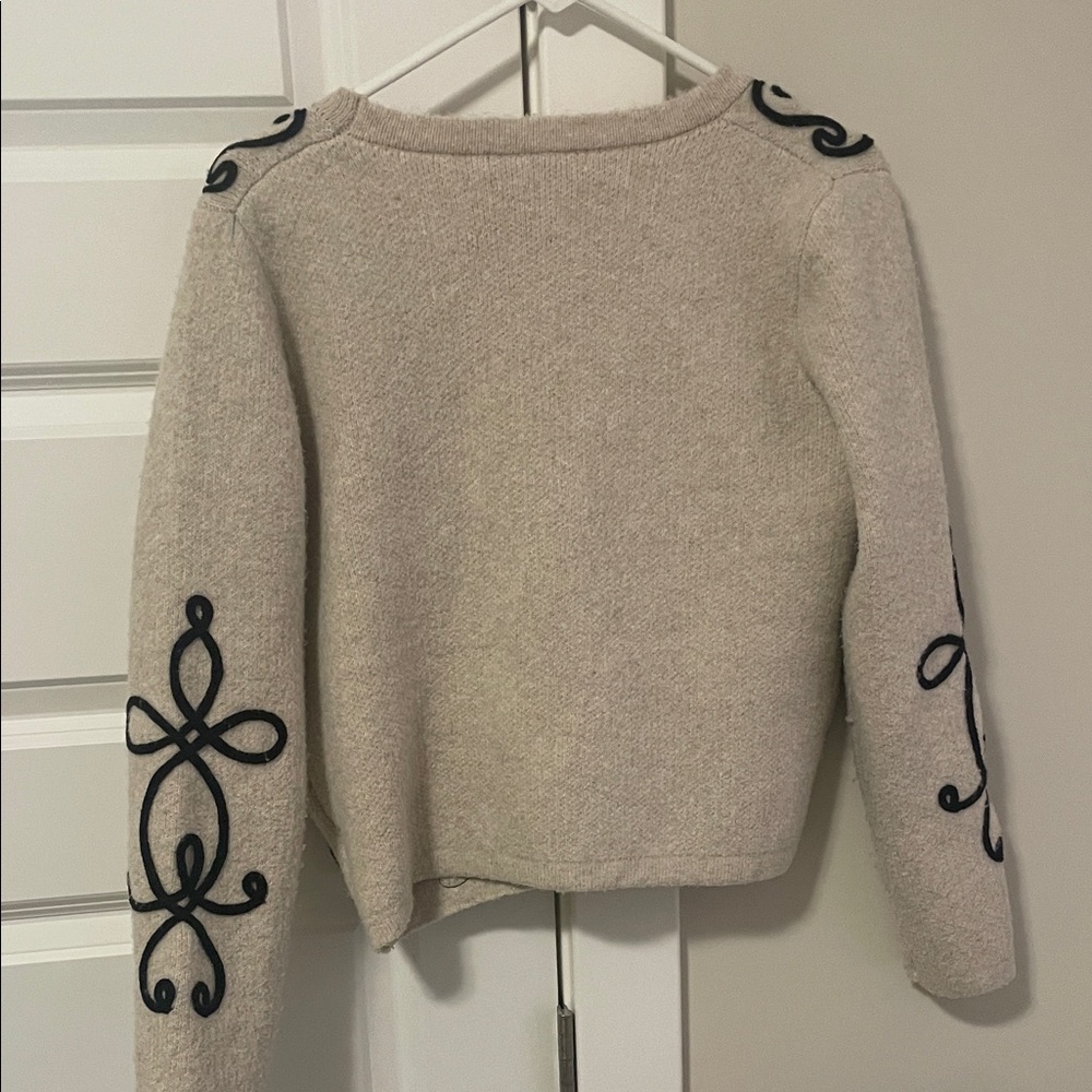 Elegant Beige and Black Embroidered Cardigan - Picture 3 of 4